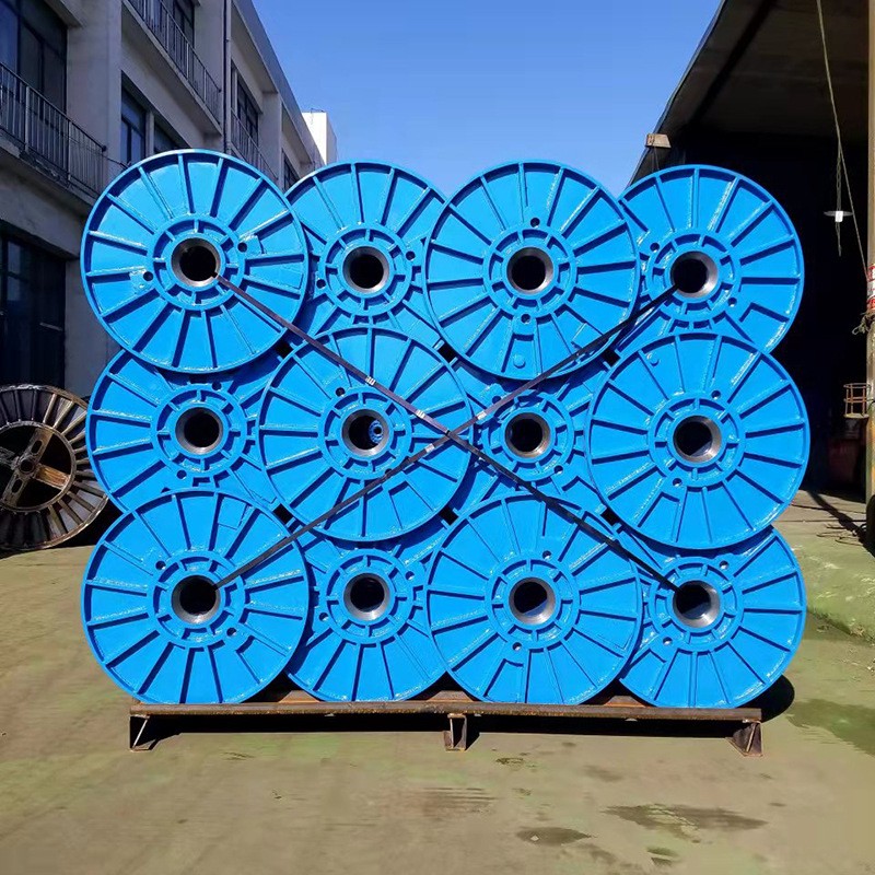 Reel With Pressed Flanges And Rounded Rim